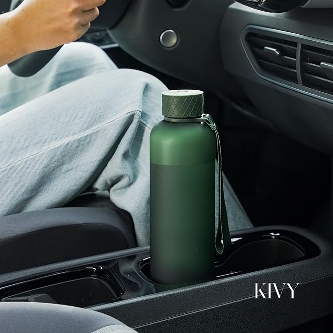 KIVY Slim Water Bottle 32oz [Lightweight & Shatterproof] Fits Backpack & Cupholder for Travel, Sports, School - Beige water bottle no straw - Cute aesthetic water bottles screw top - Dishwasher Safe